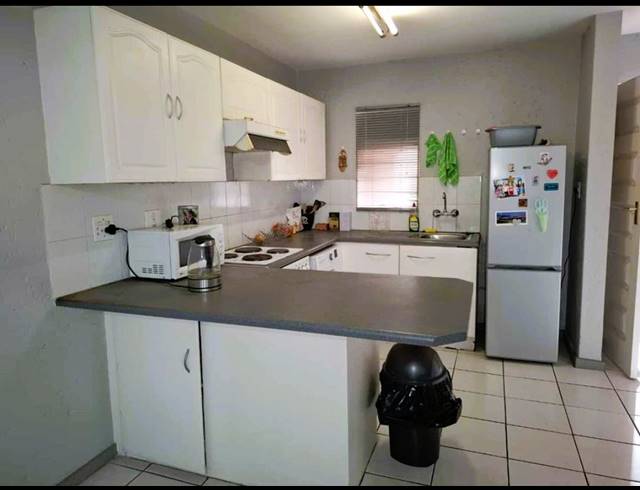 1 BEDROOM TOWNHOUSE FOR SALE IN BRACKENDOWNS